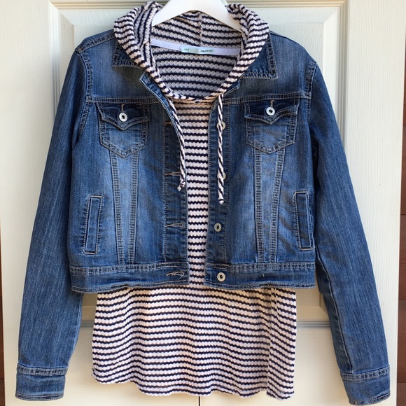 Maurices Jackets & Blazers - Maurice’s cropped jean jacket, small.